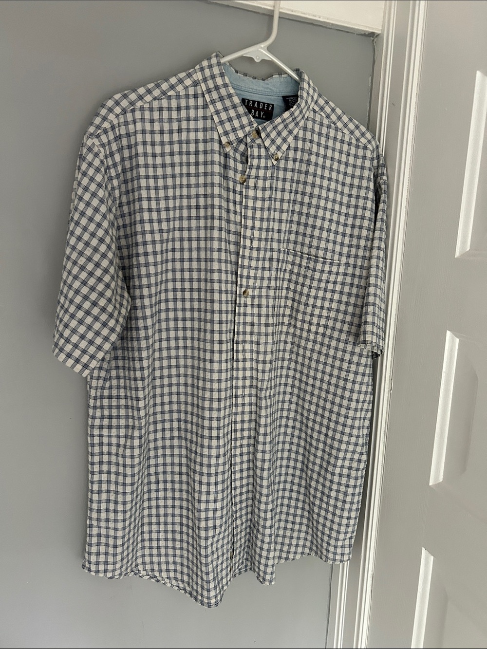 Trader Bay Blue and White Checked Short-Sleeve Button-Down Shirt